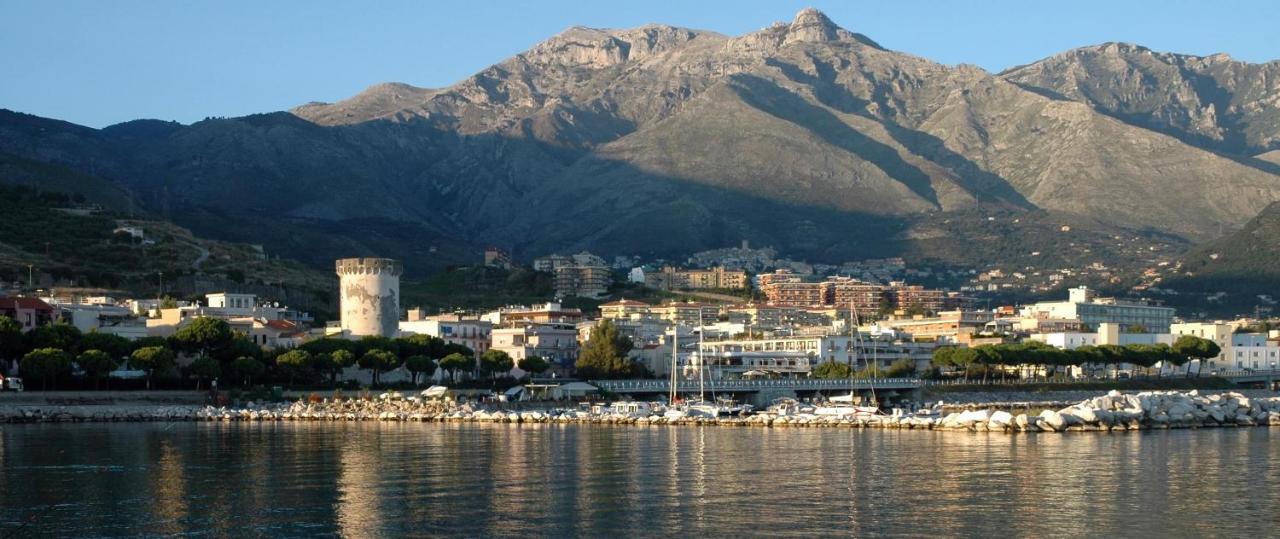 Maison Morgana فورميا المظهر الخارجي الصورة